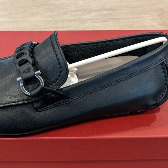 Men's Salvatore Ferragamo "Stuart" Gancio Leather Loafers Black - Picture 5 of 7